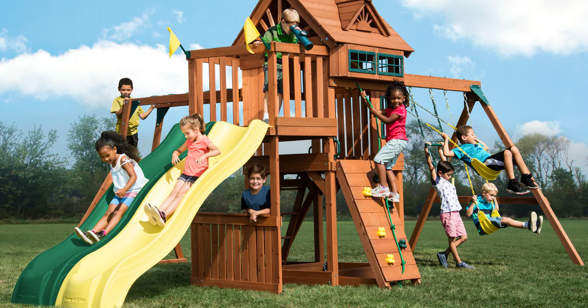 Choosing outdoor playsets for the next project: Consider these aspects