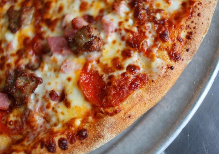 Pizza and Your Mood: How Food Choices Impact Your Emotions